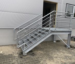drabiny_stalowe_i_podesty_przemyslowe_Mazurek_konstrukcje_stalowe_Tarnow_Malopolska  (12).JPG