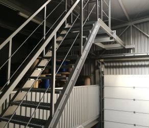 Schody_stalowe_Goralmet_Mazurek_konstrukcje_stalowe_Malopolska_Tarnow (3).jpg