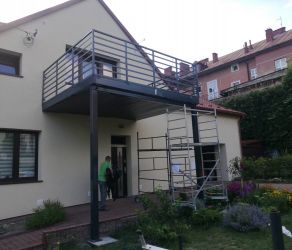 przedluzenie-balokonu-tarasu-mazurek-konstrukcje-stalowe-tarnow-malopolska (5).jpg