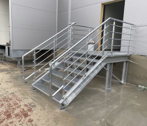 drabiny_stalowe_i_podesty_przemyslowe_Mazurek_konstrukcje_stalowe_Tarnow_Malopolska  (11).JPG