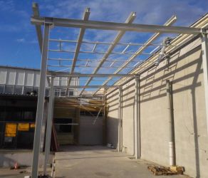 Konstrukcja_zadaszenia_rampy_rafineria_Orlen_Jedlicze_Mazurek_konstruckje_stalowe_Tarnow_Malopolska_10.jpg